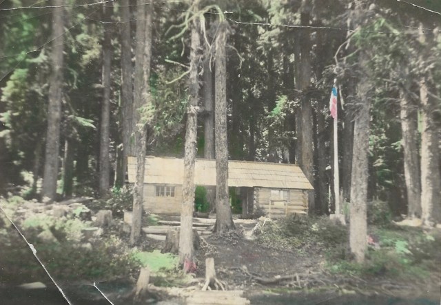 Lost Lake cabin (retouched)